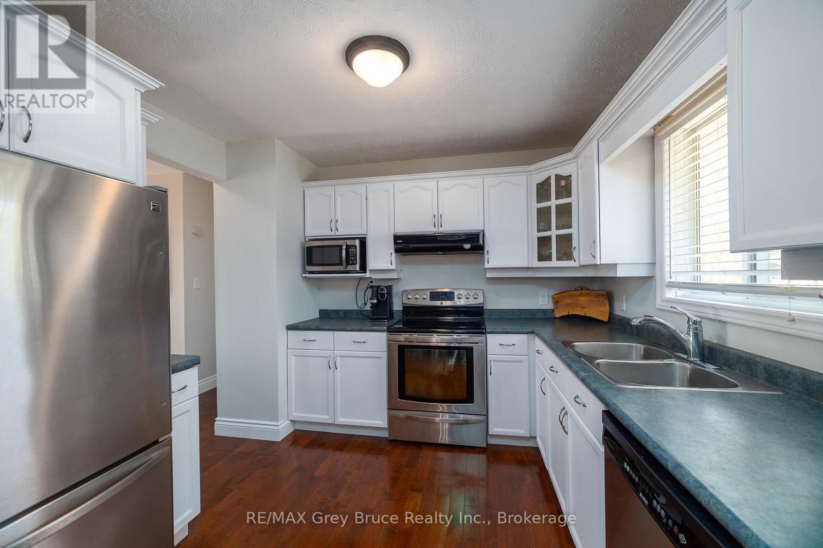 461 8TH 'A' AVENUE EAST Image 15