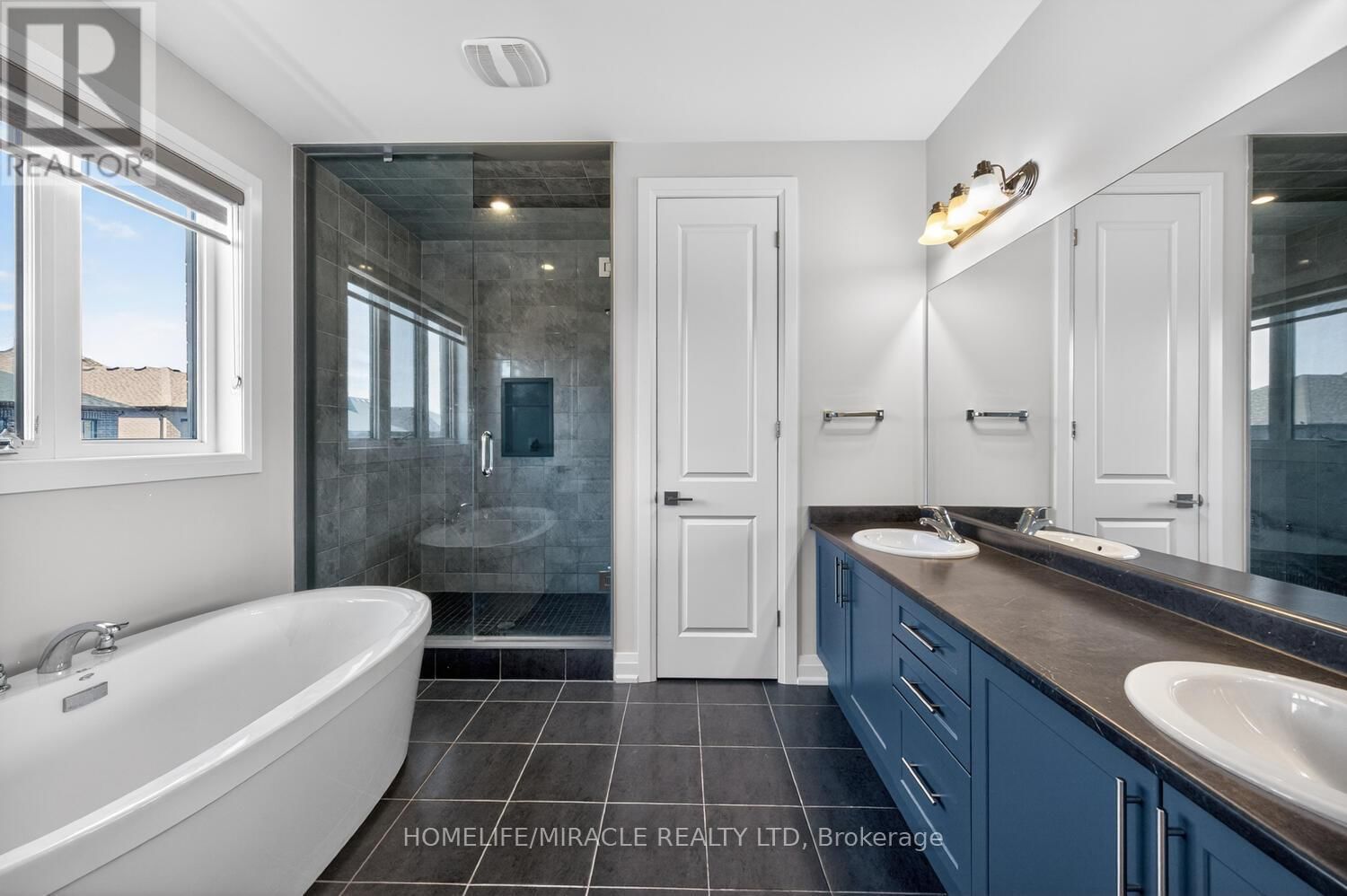 1032 EDINBURGH DRIVE Image 30