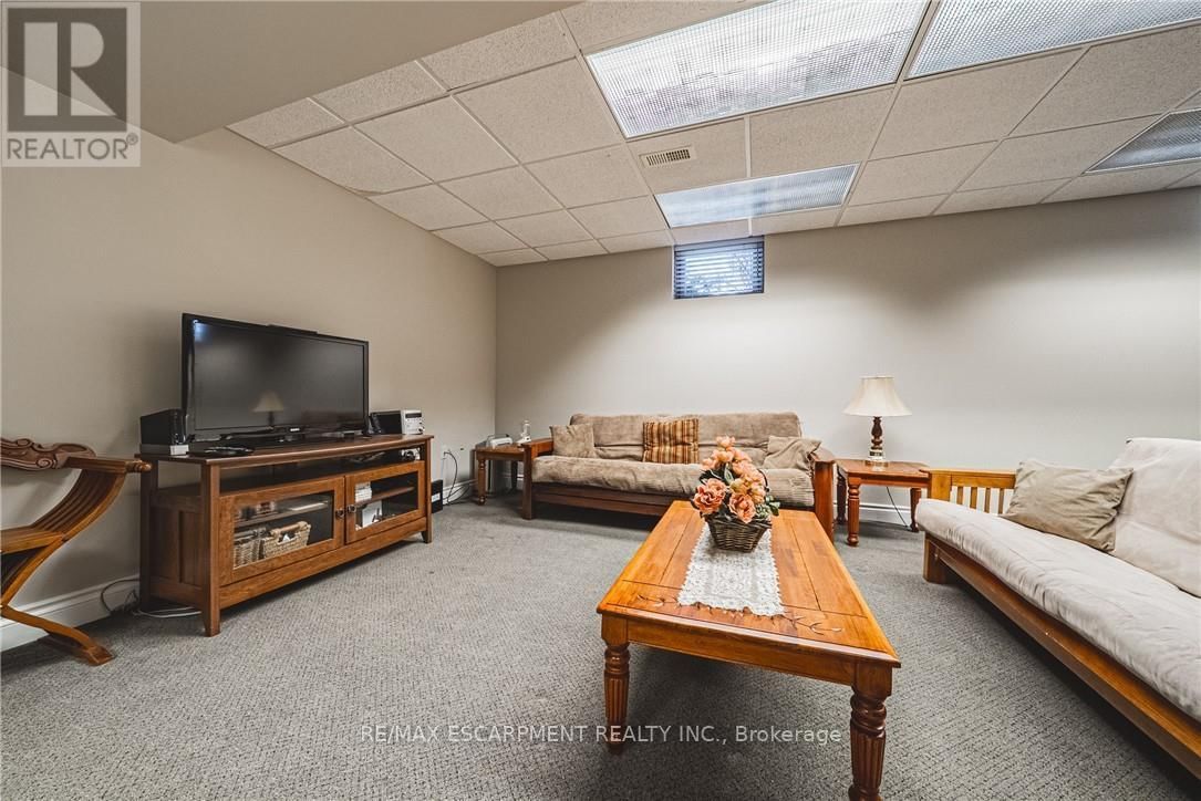 137 PINEHILL DRIVE Image 30