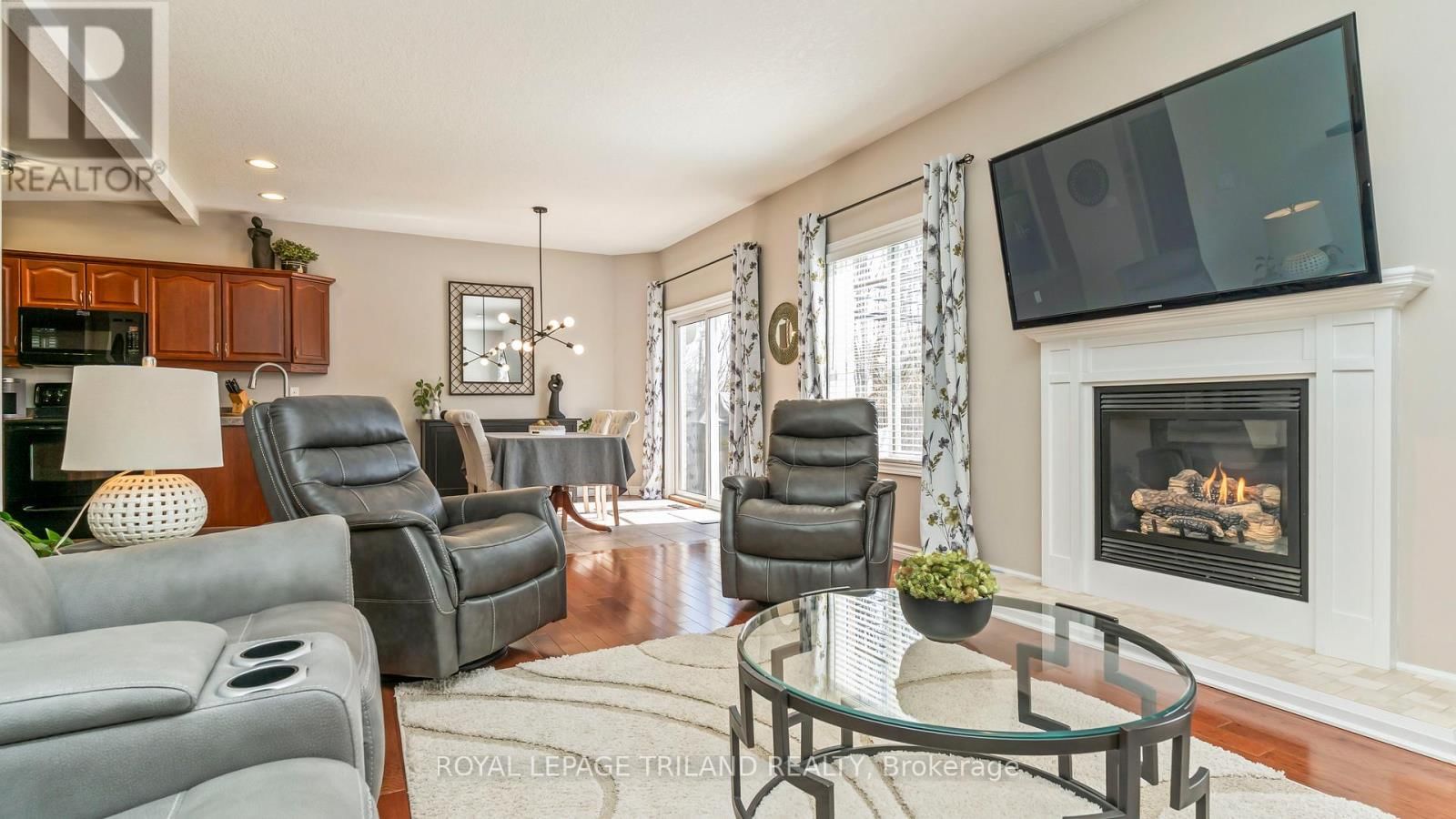 10 PRESPA COURT Image 16