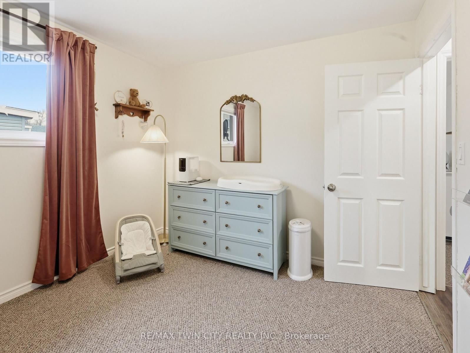 167 ELGIN STREET Image 16