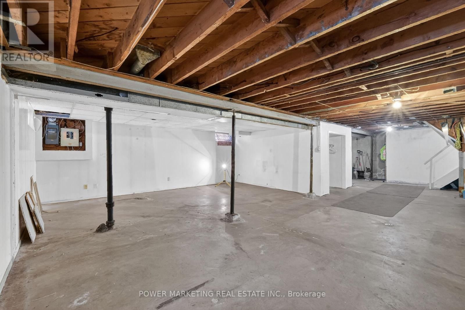 944 EVE STREET Image 38