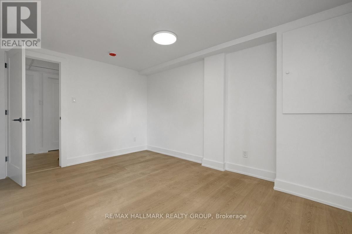 269 MICHEL CIRCLE Image 33