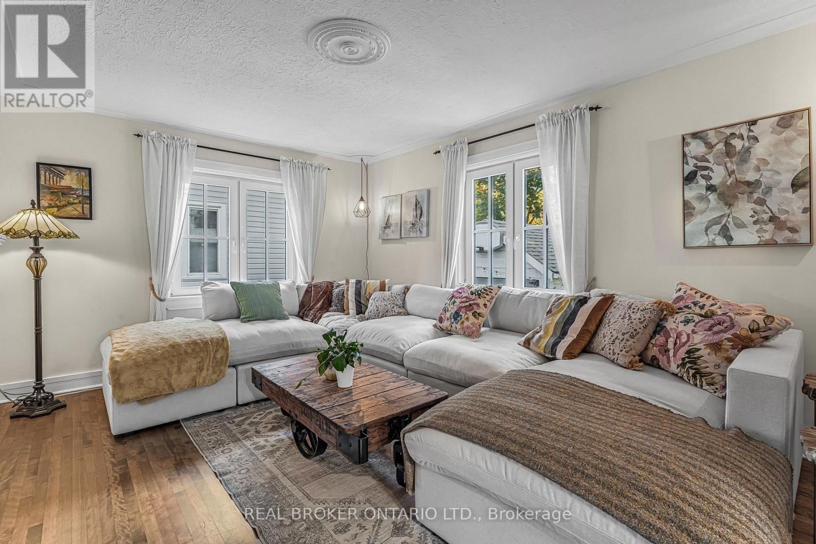 24 ROBINSON STREET SOUTH Image 18