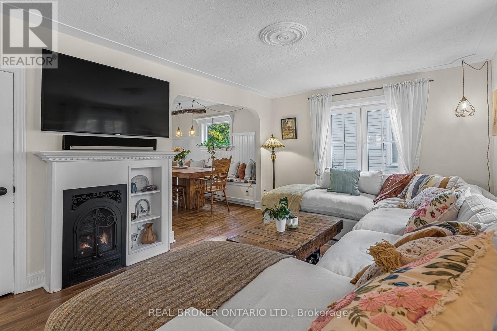 24 ROBINSON STREET SOUTH Image 19