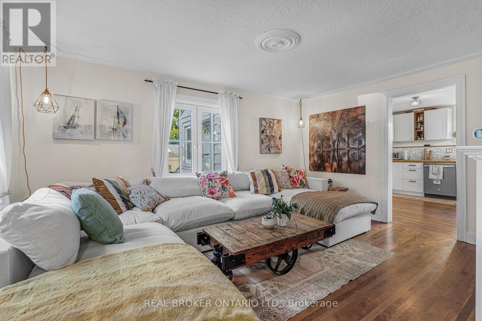 24 ROBINSON STREET SOUTH Image 20