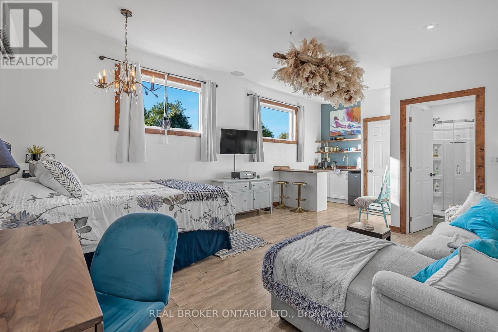 24 ROBINSON STREET SOUTH Image 33