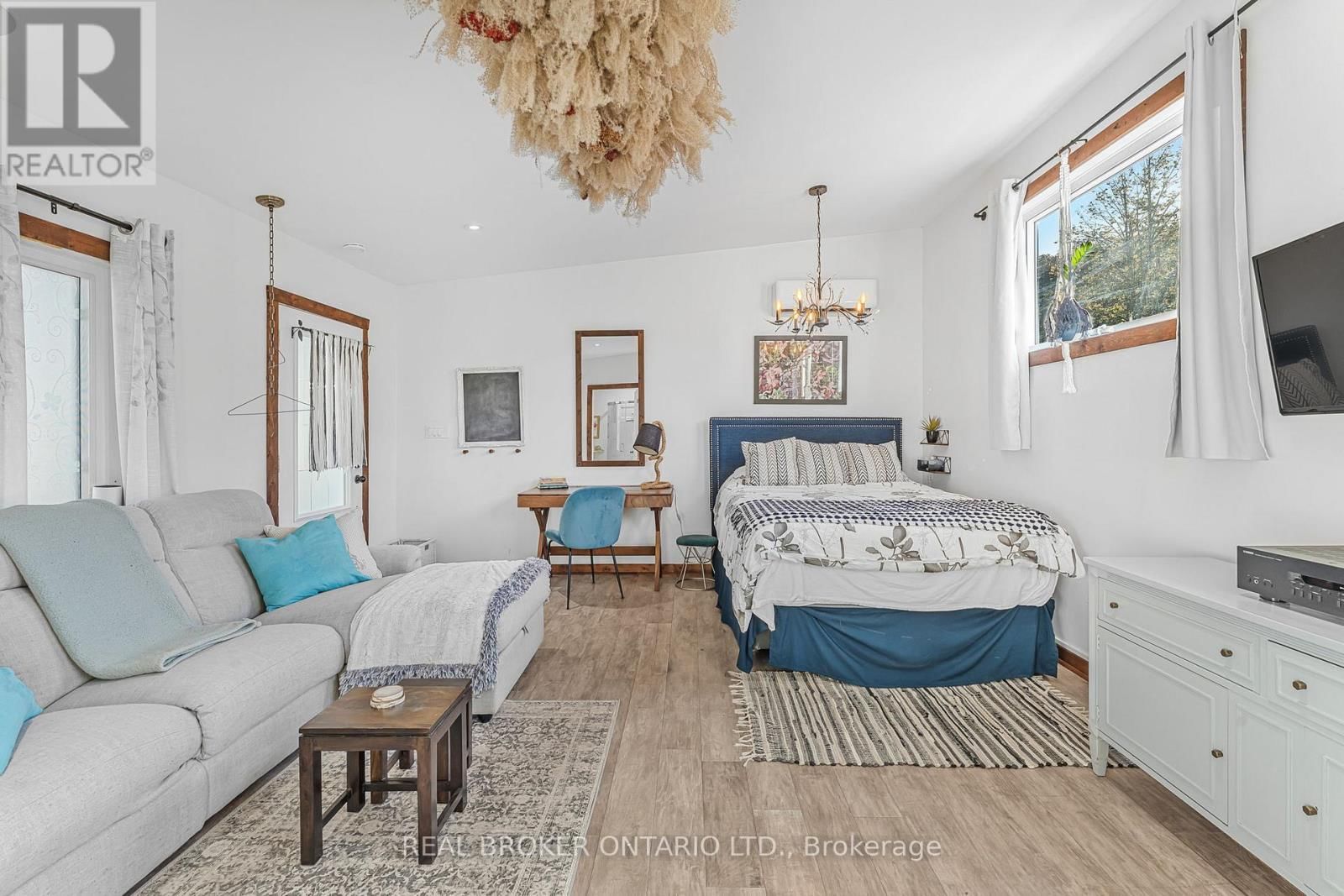 24 ROBINSON STREET SOUTH Image 38