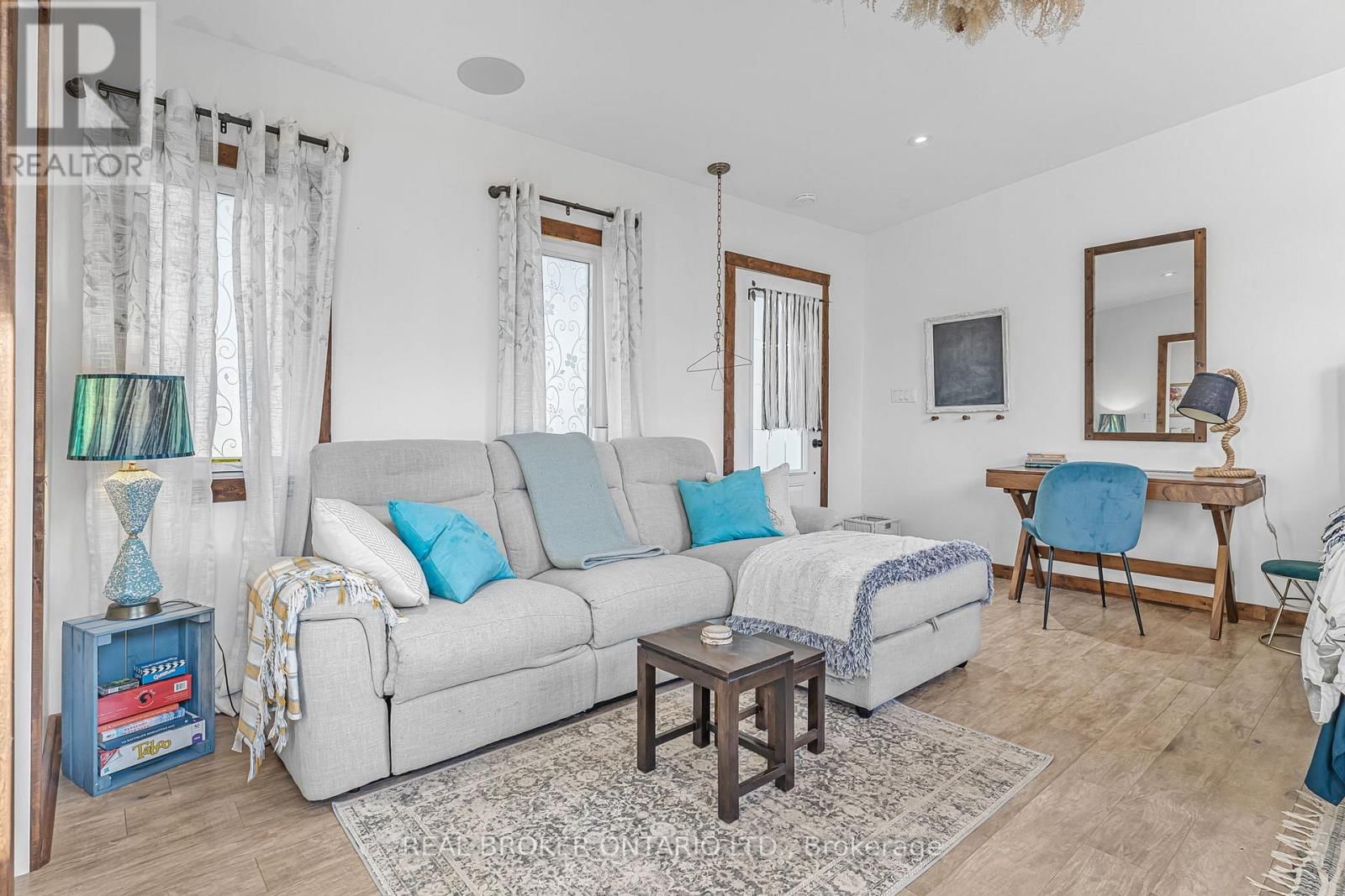 24 ROBINSON STREET SOUTH Image 39