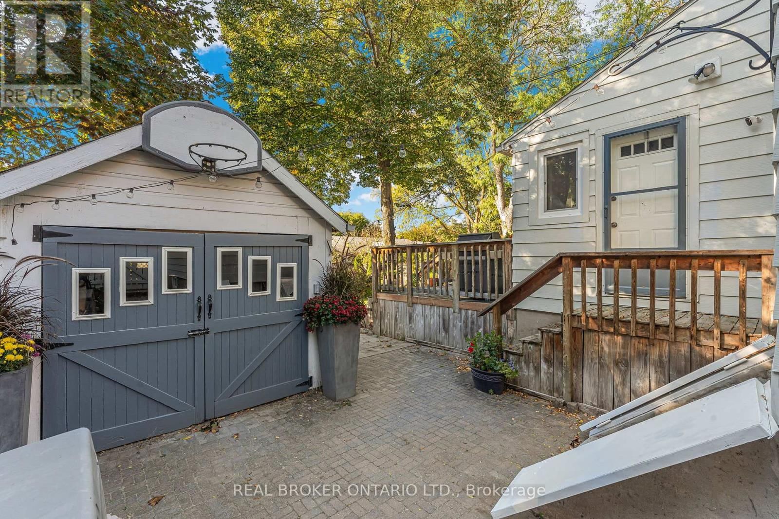 24 ROBINSON STREET SOUTH Image 45