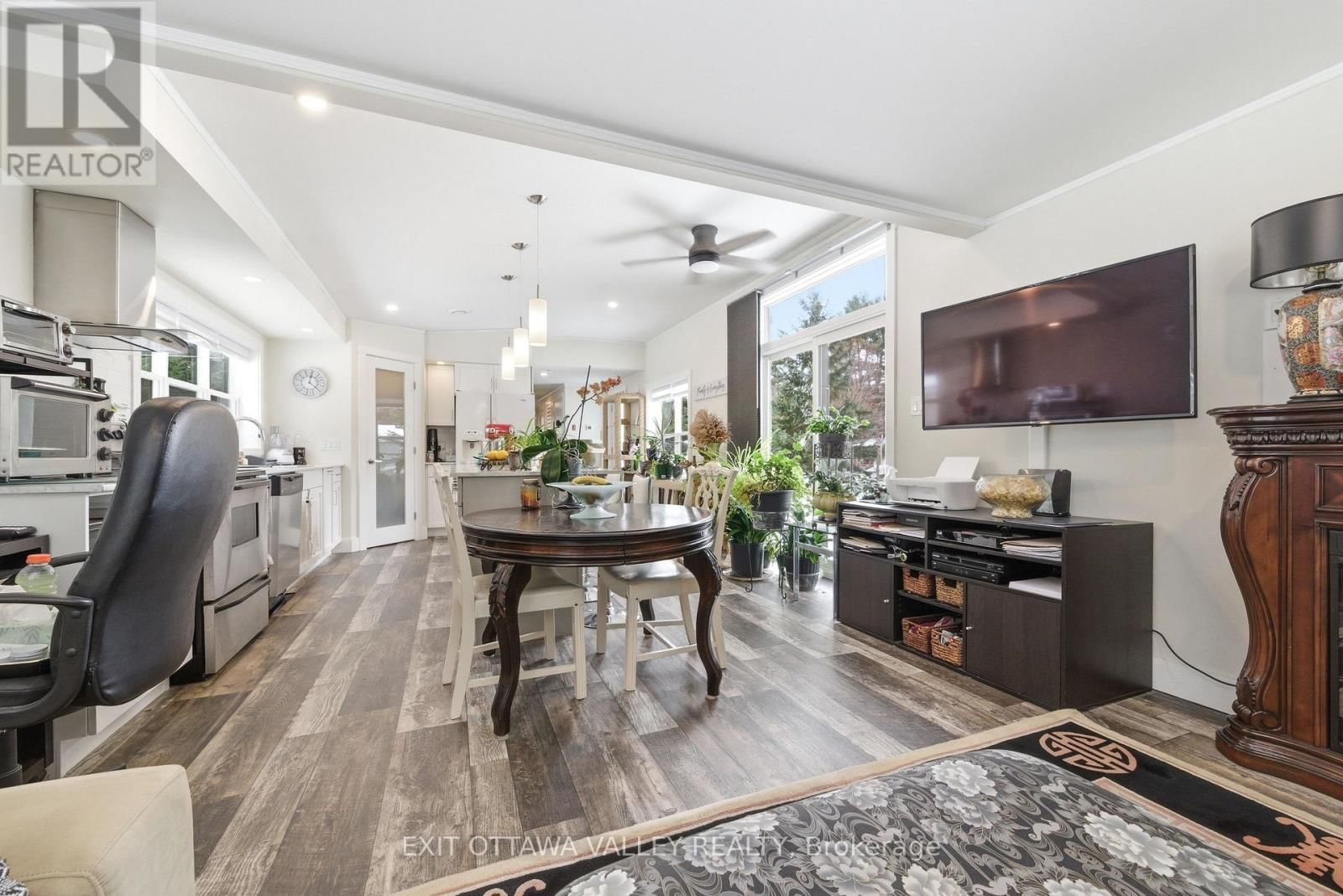 23 HUNTERS RUN LANE Image 11