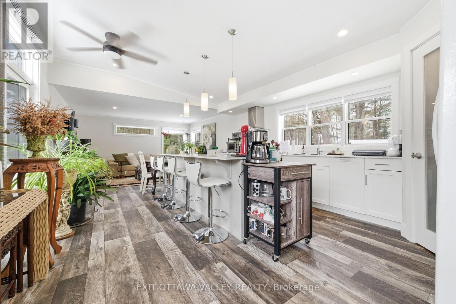 23 HUNTERS RUN LANE Image 17