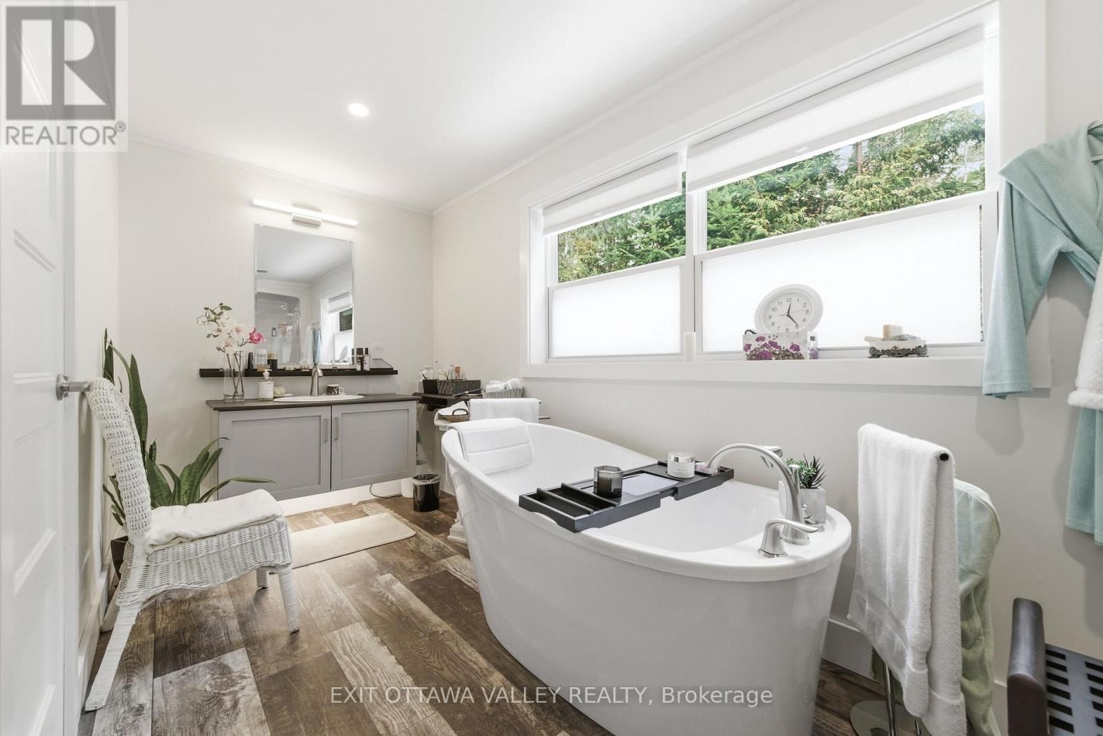 23 HUNTERS RUN LANE Image 19