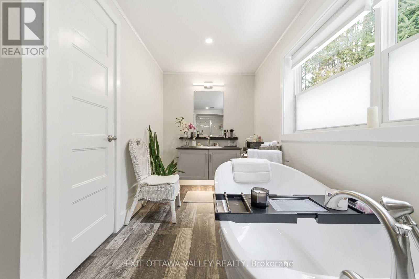 23 HUNTERS RUN LANE Image 21