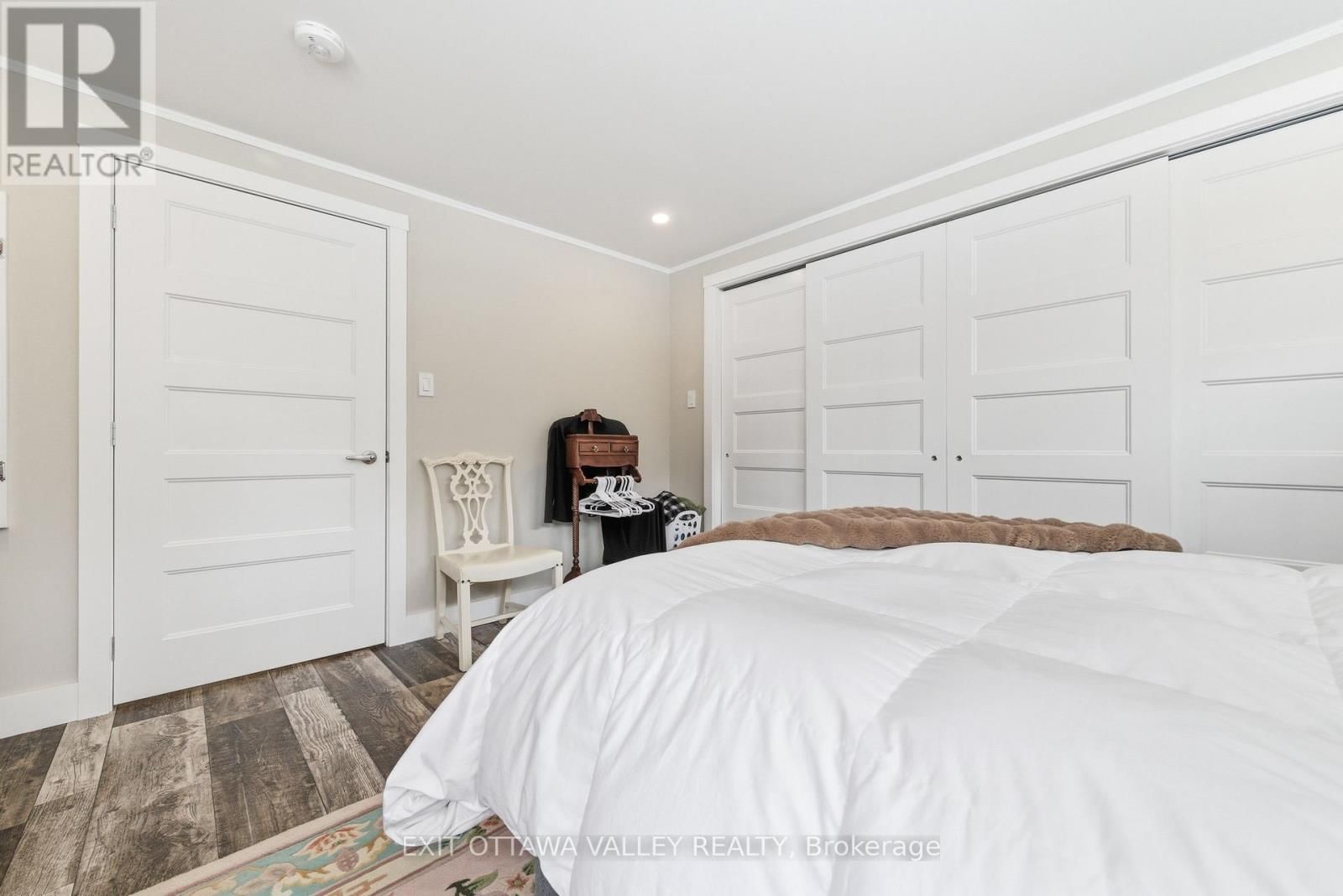 23 HUNTERS RUN LANE Image 25