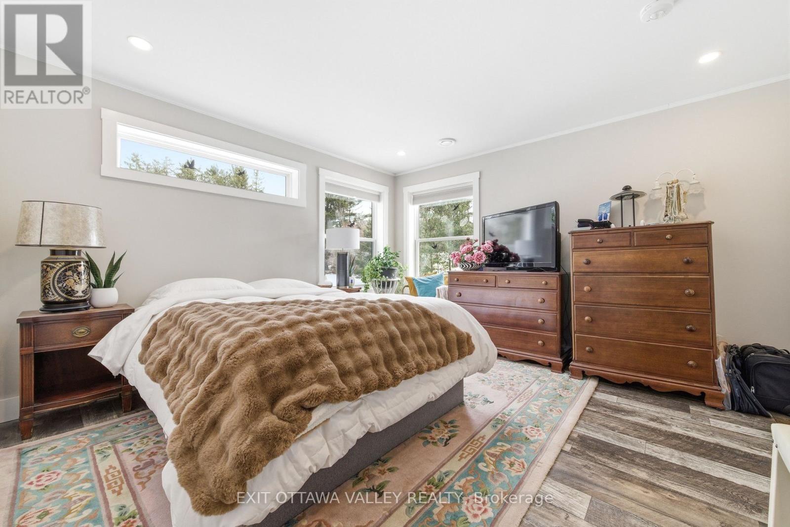 23 HUNTERS RUN LANE Image 26