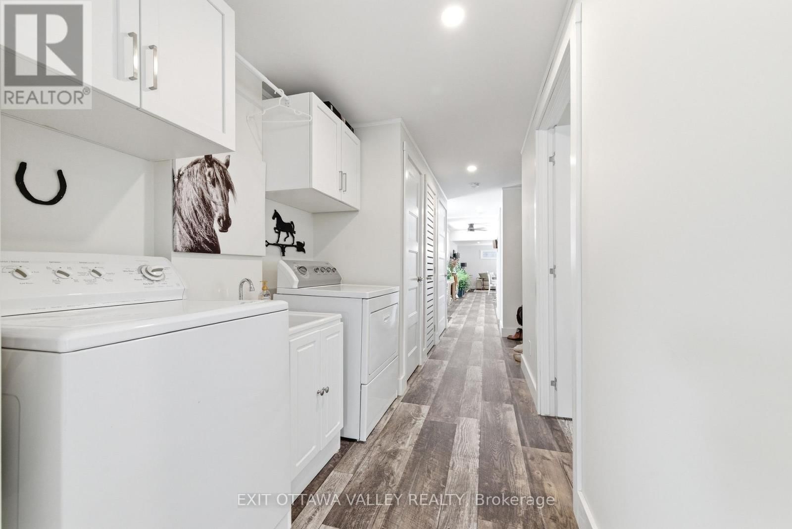 23 HUNTERS RUN LANE Image 27