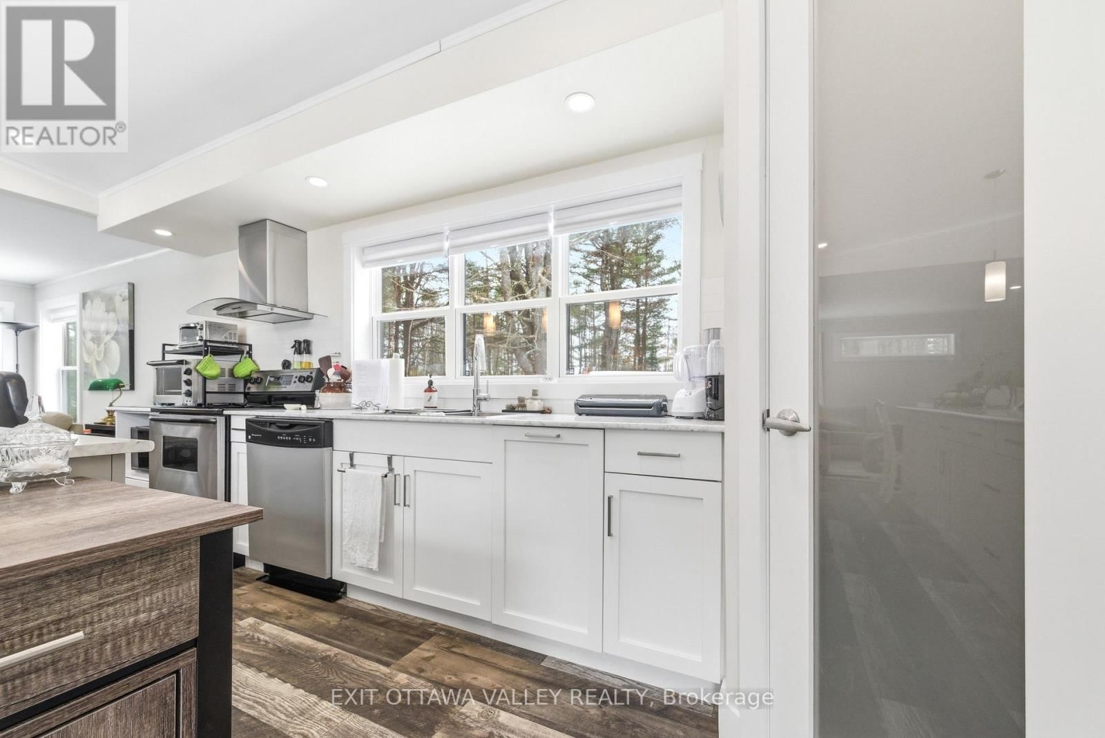 23 HUNTERS RUN LANE Image 6