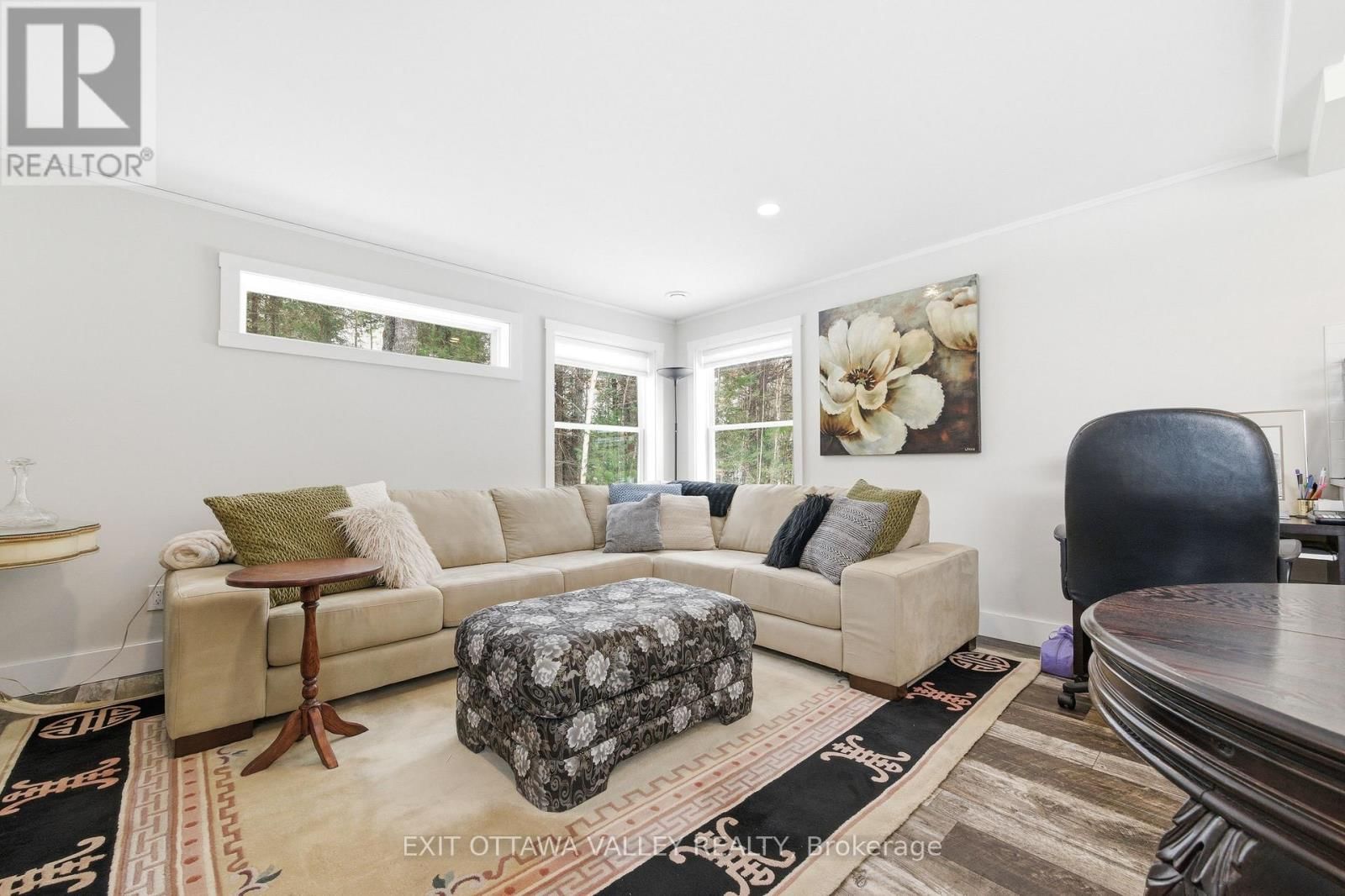 23 HUNTERS RUN LANE Image 8