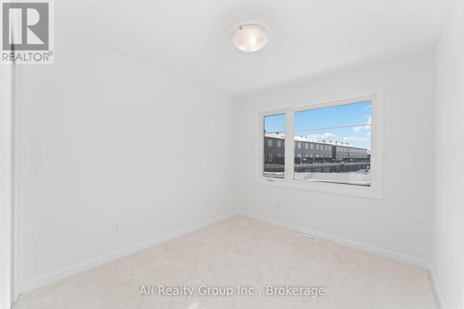 661 HAMSA STREET Image 21