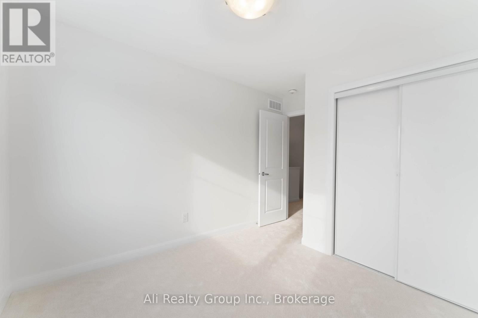 661 HAMSA STREET Image 23