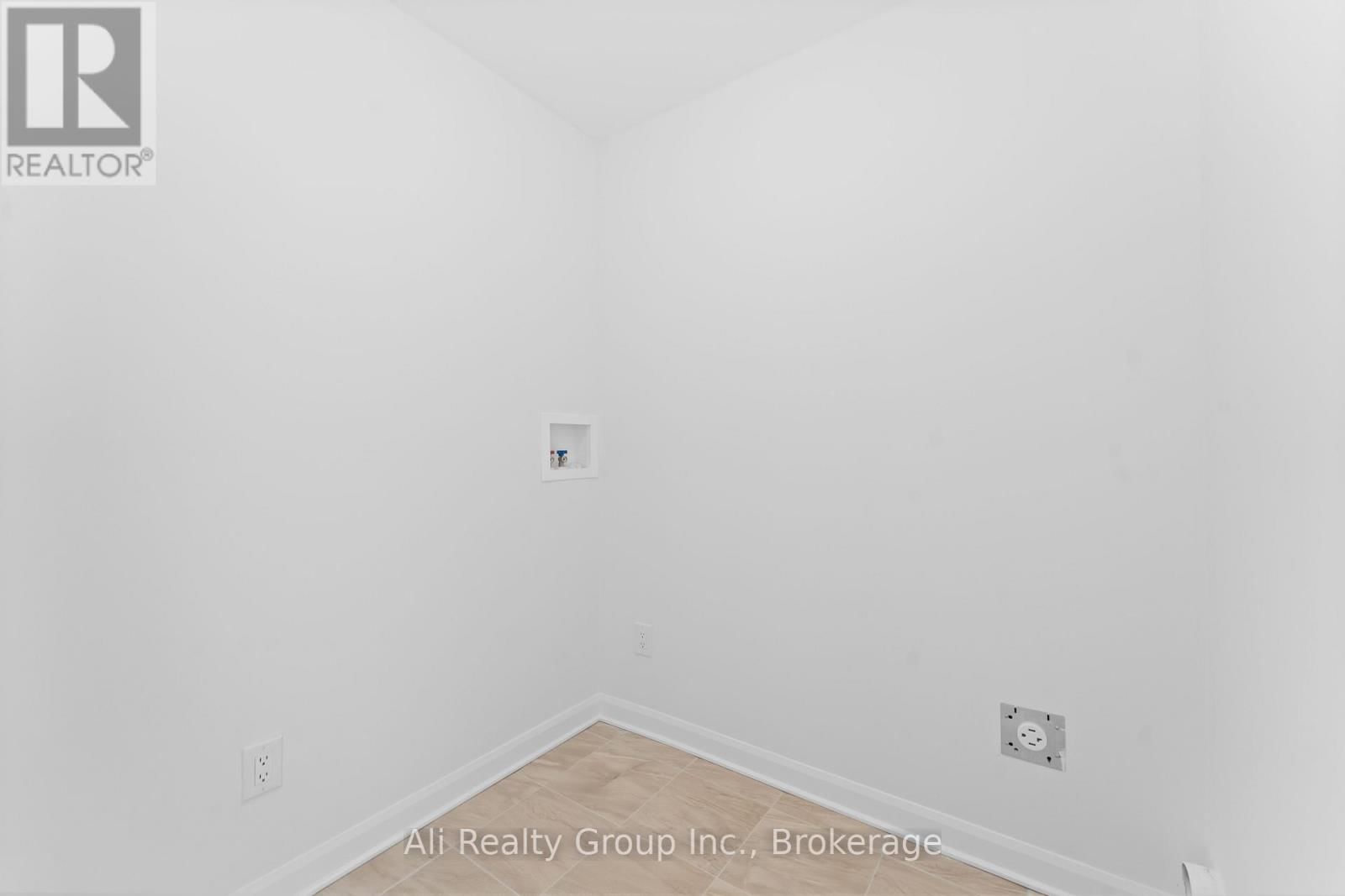 661 HAMSA STREET Image 27