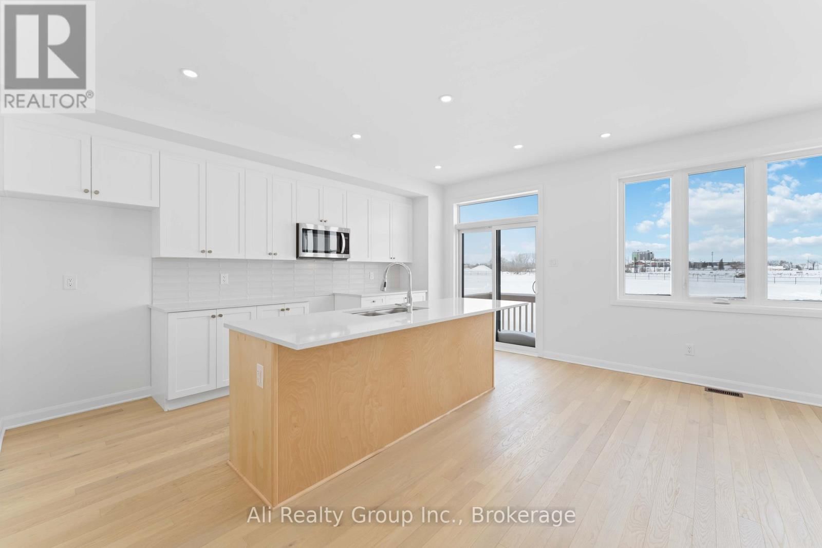 661 HAMSA STREET Image 7