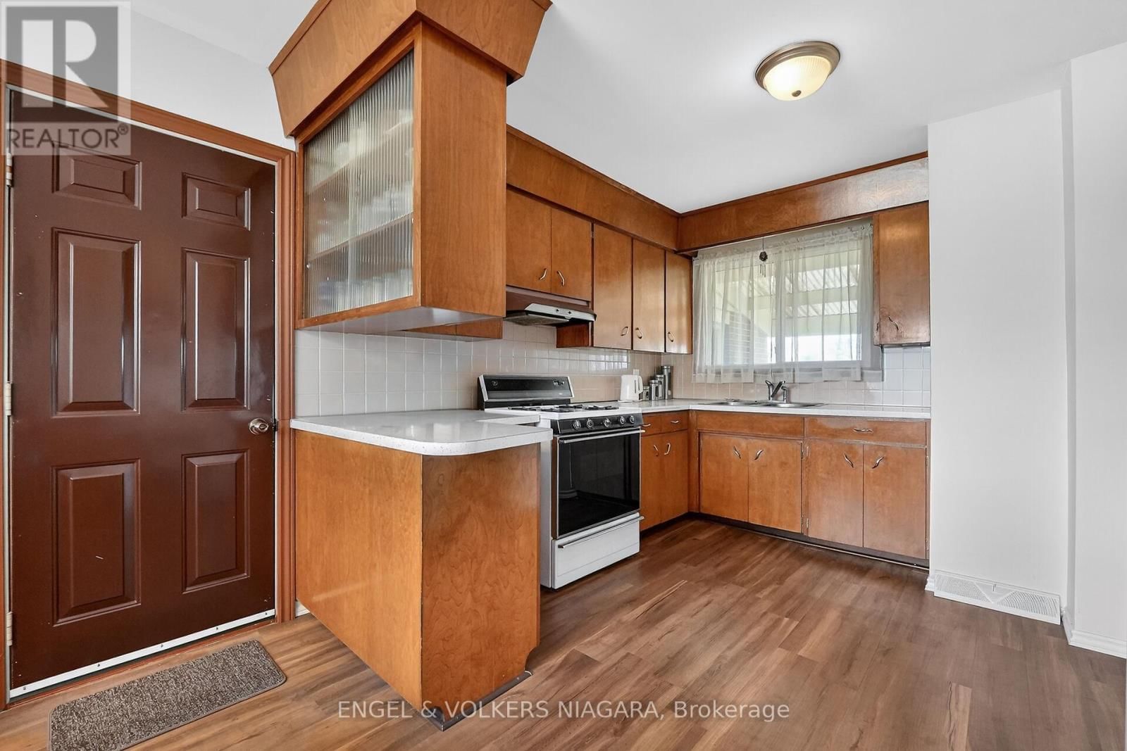 260 ST. PAUL STREET WEST Image 11