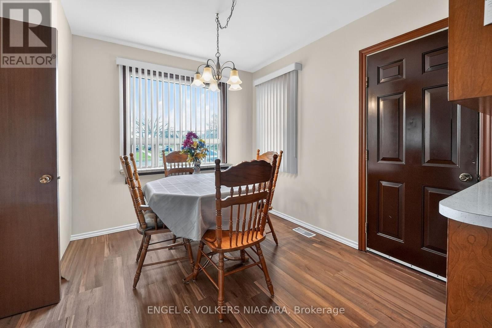 260 ST. PAUL STREET WEST Image 12