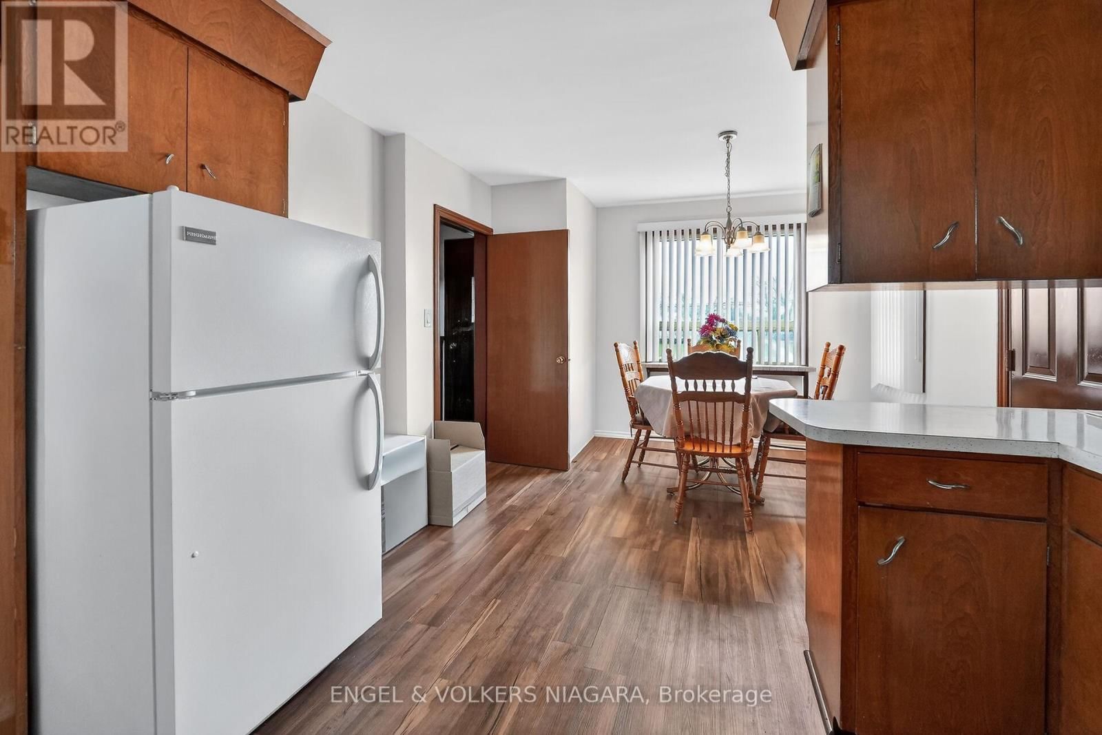 260 ST. PAUL STREET WEST Image 13