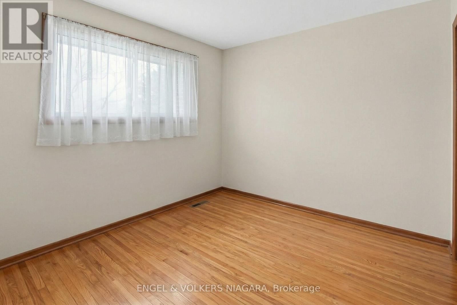 260 ST. PAUL STREET WEST Image 20