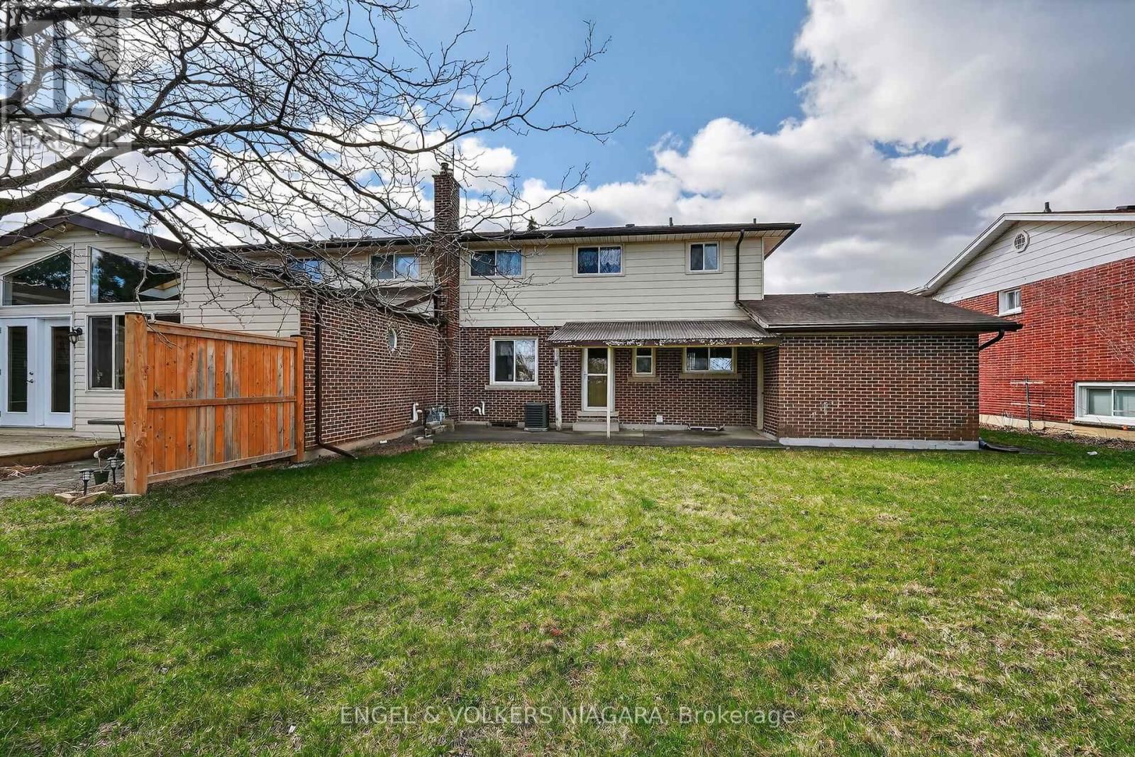 260 ST. PAUL STREET WEST Image 30