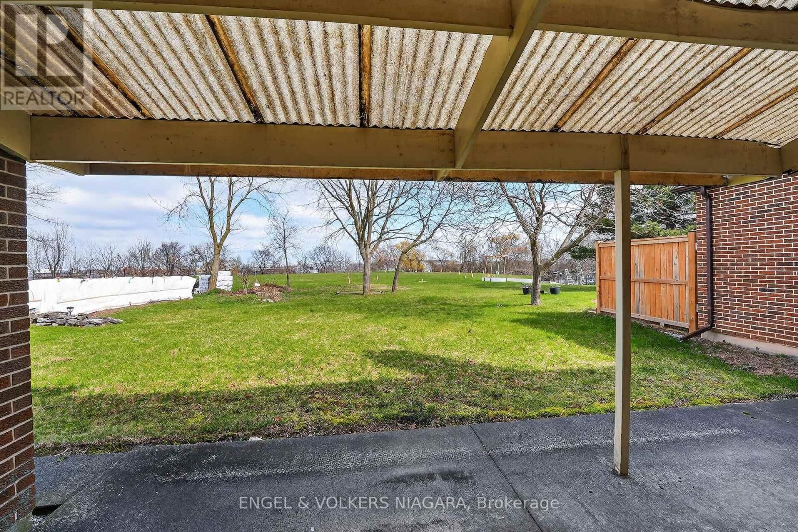 260 ST. PAUL STREET WEST Image 32