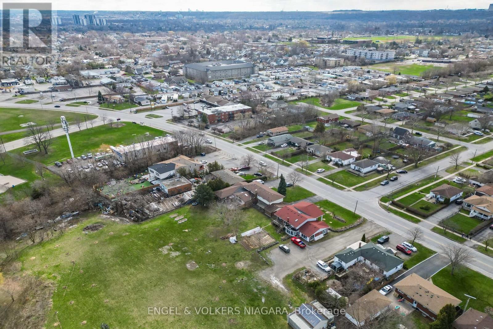 260 ST. PAUL STREET WEST Image 40