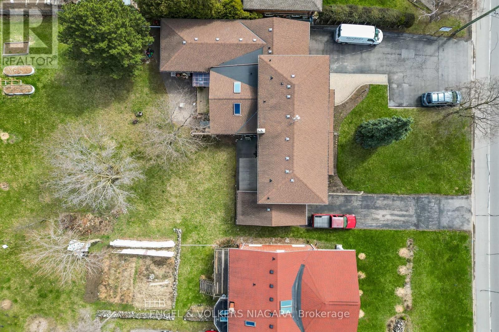 260 ST. PAUL STREET WEST Image 43