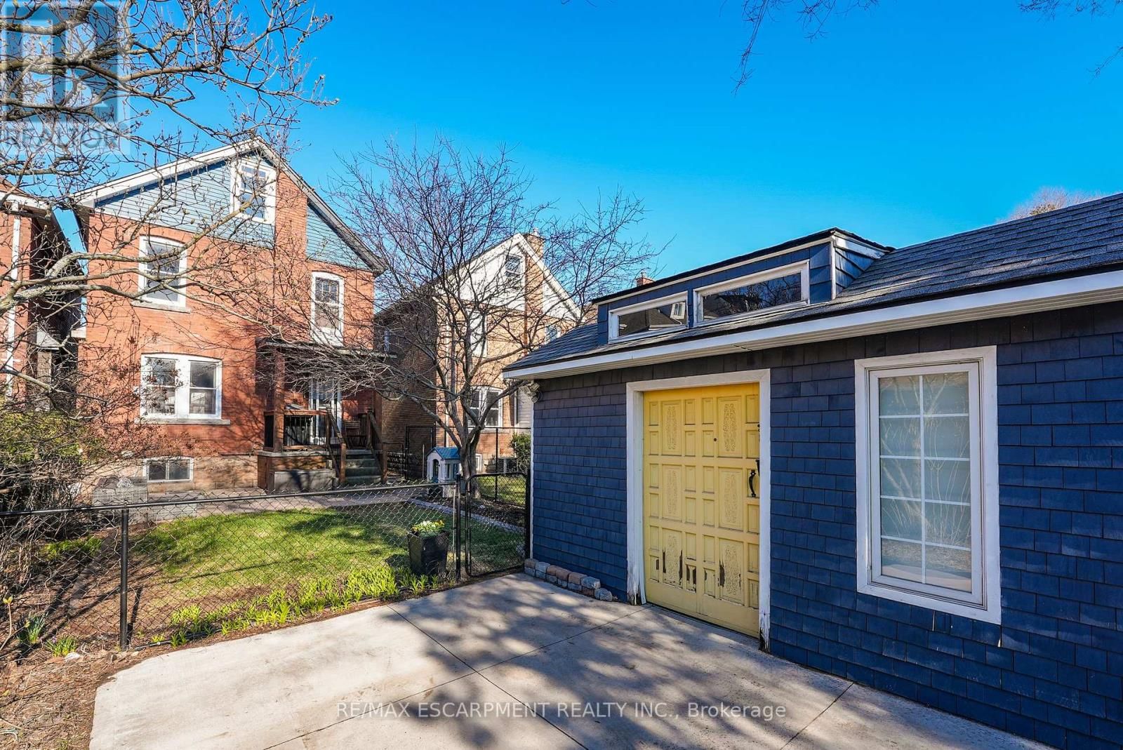 207 EDGEMONT STREET SOUTH Image 30