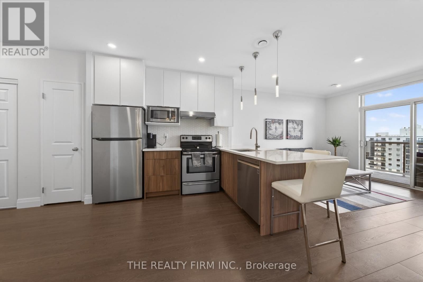 803 - 353 COMMISSIONERS ROAD WEST Image 5