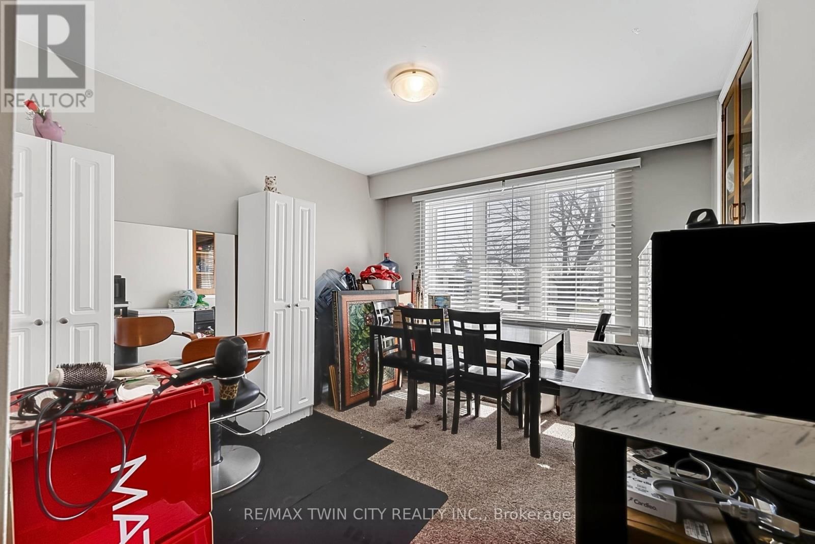 228 HOLBORN DRIVE Image 10