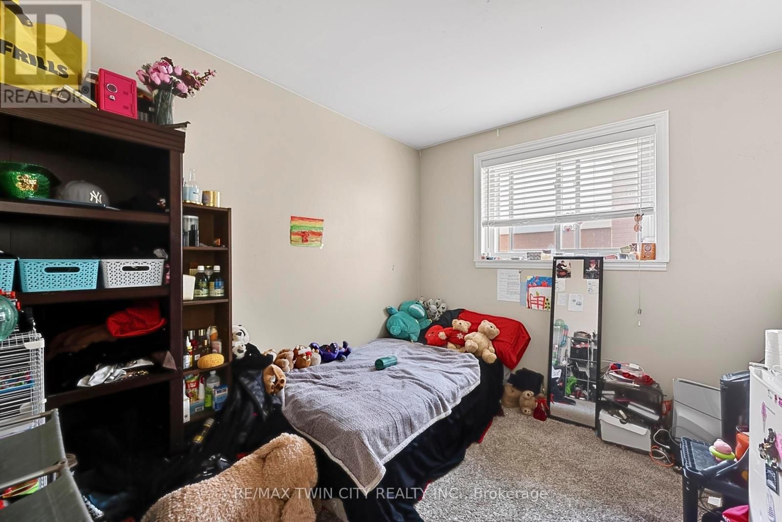 228 HOLBORN DRIVE Image 16