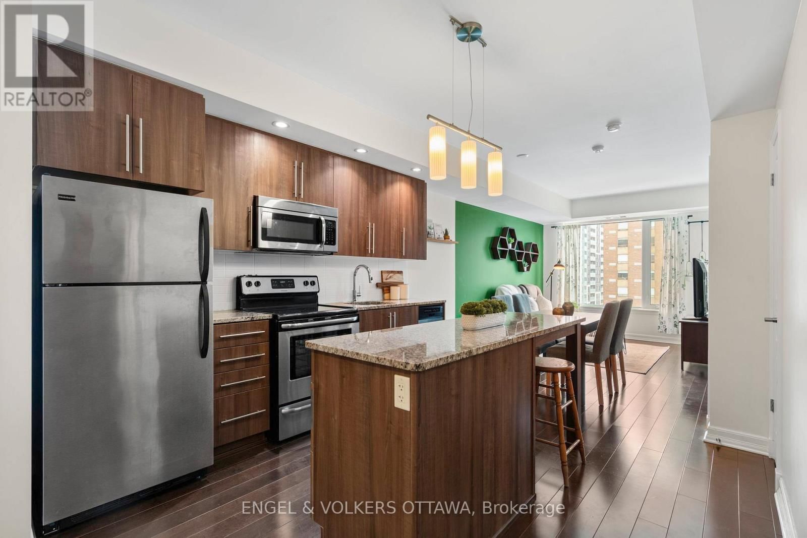 811 - 238 BESSERER STREET Image 12