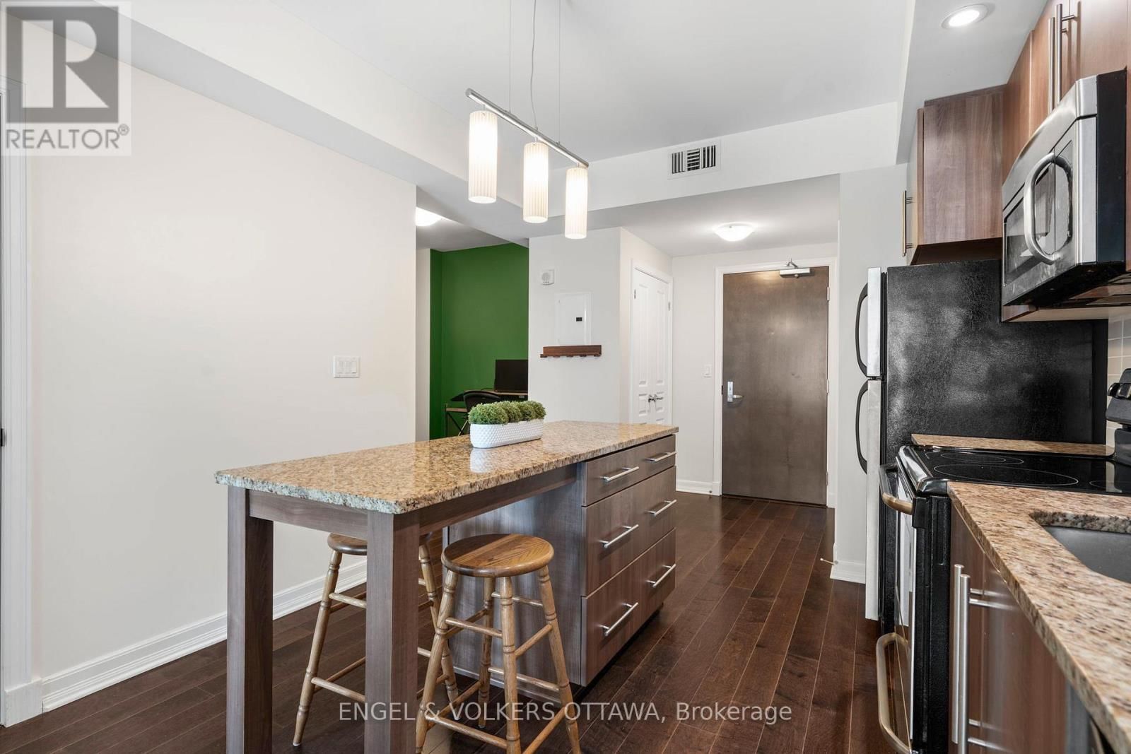 811 - 238 BESSERER STREET Image 15