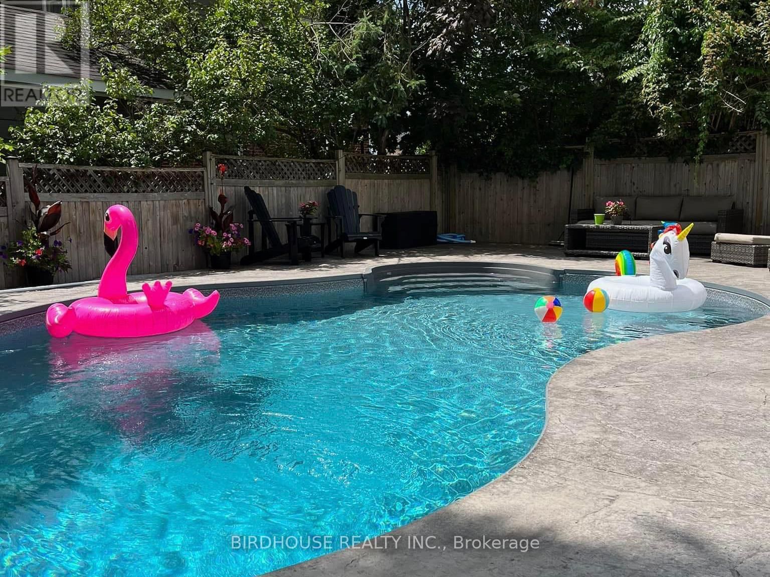 69 BOND STREET WEST Image 43