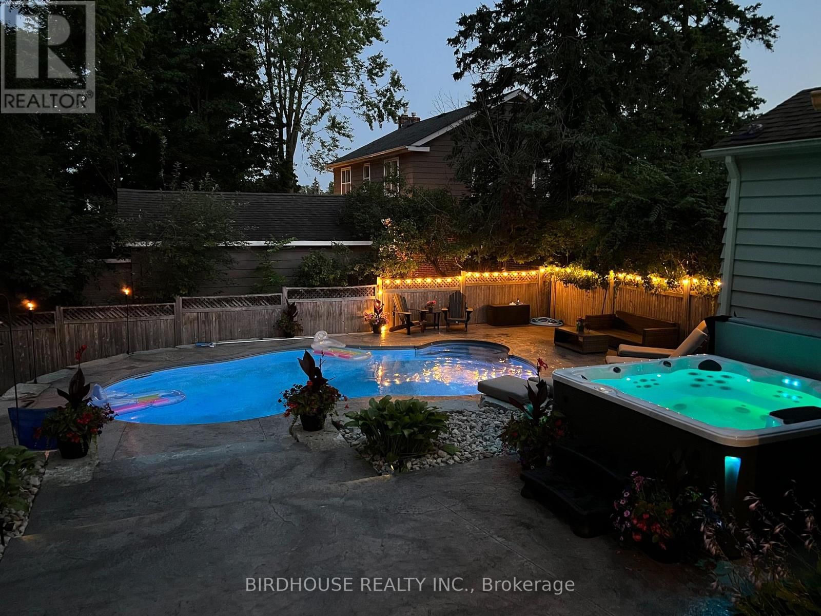 69 BOND STREET WEST Image 44