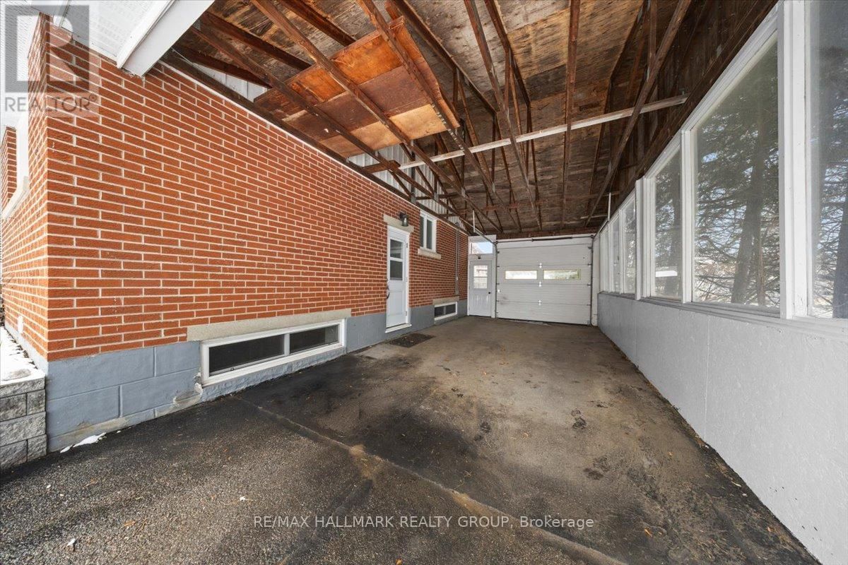 66 BROADVIEW AVENUE EAST Image 39