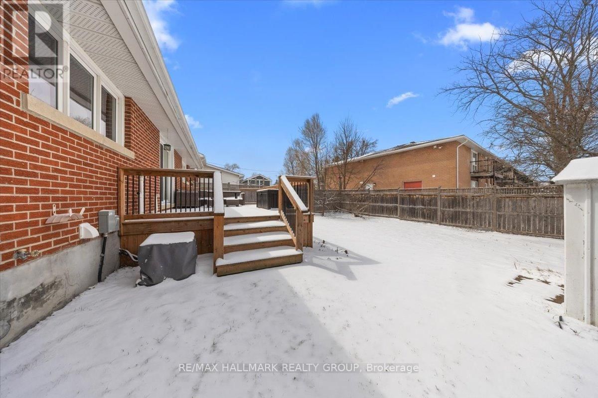 66 BROADVIEW AVENUE EAST Image 40