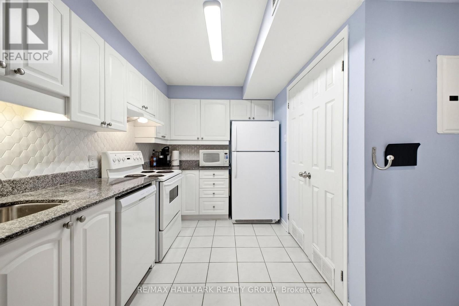 PH13 - 429 SOMERSET STREET WEST Image 5