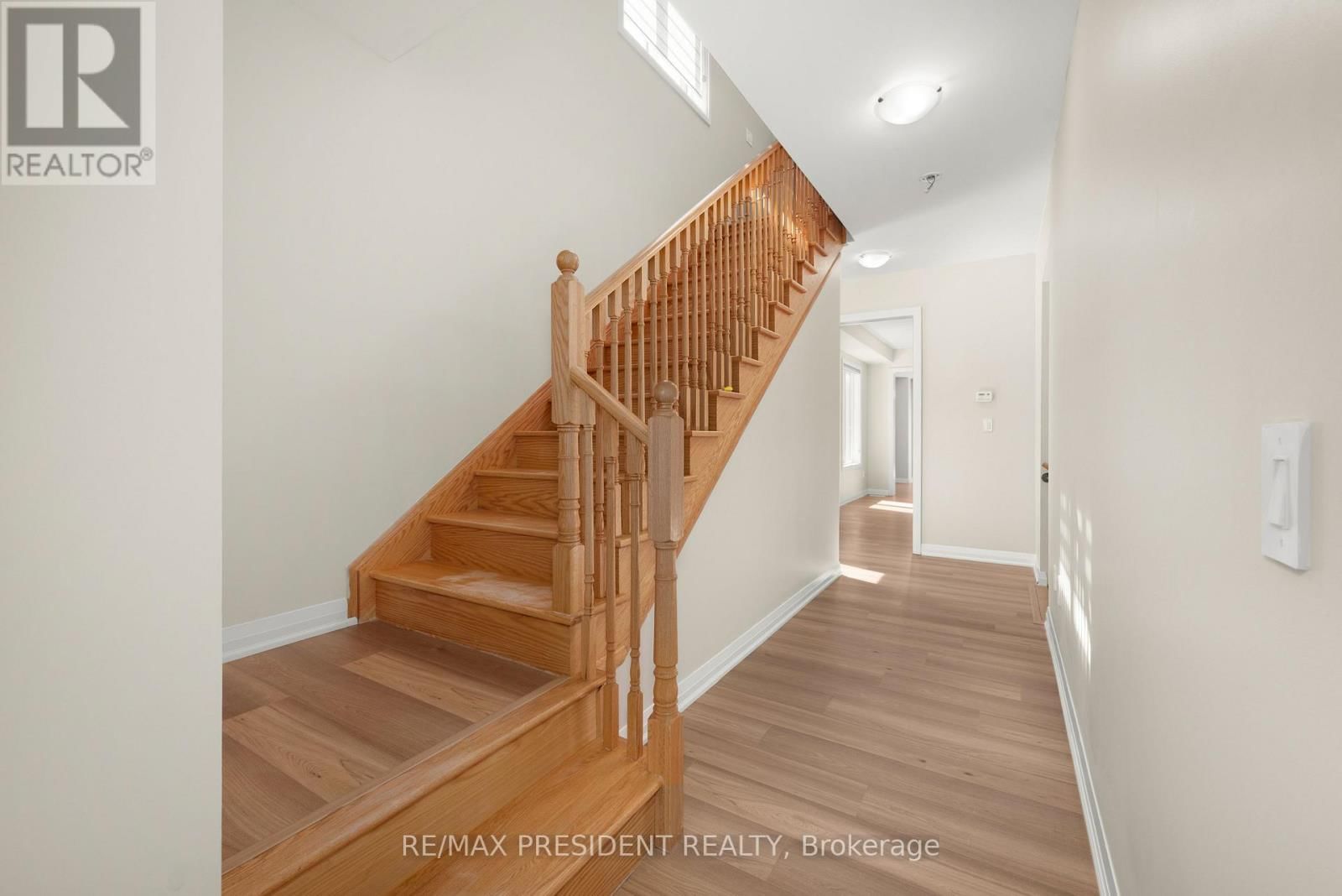 100 CORLEY STREET WEST Image 23