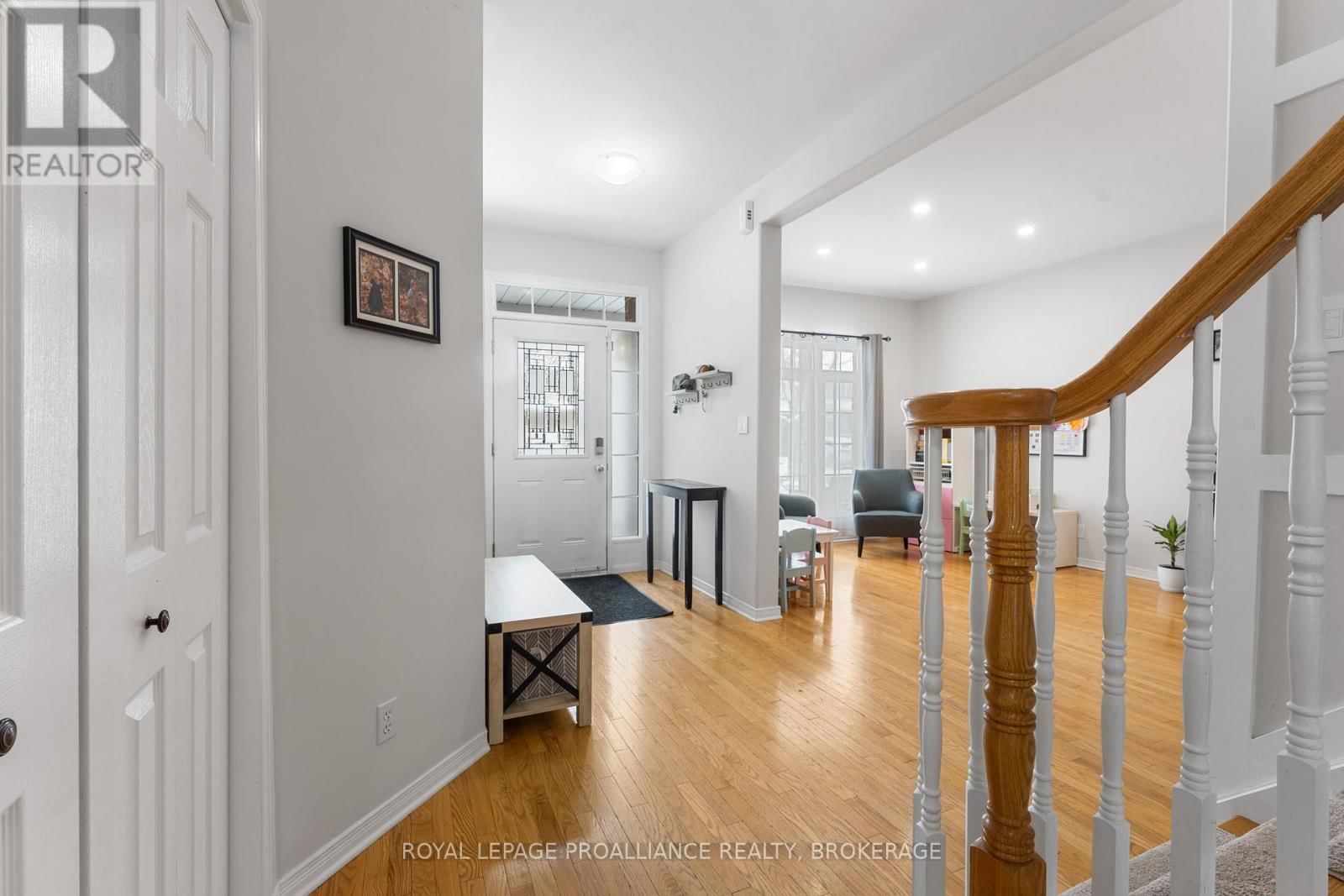 975 BLUFFWOOD AVENUE Image 11