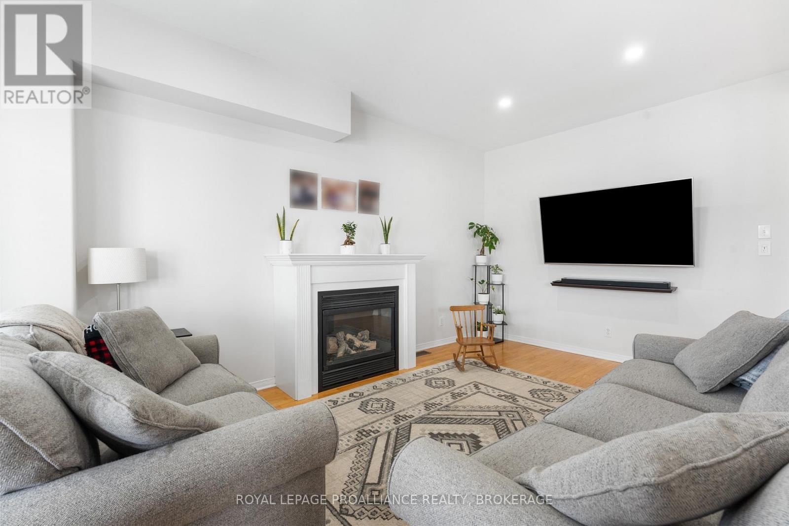 975 BLUFFWOOD AVENUE Image 20