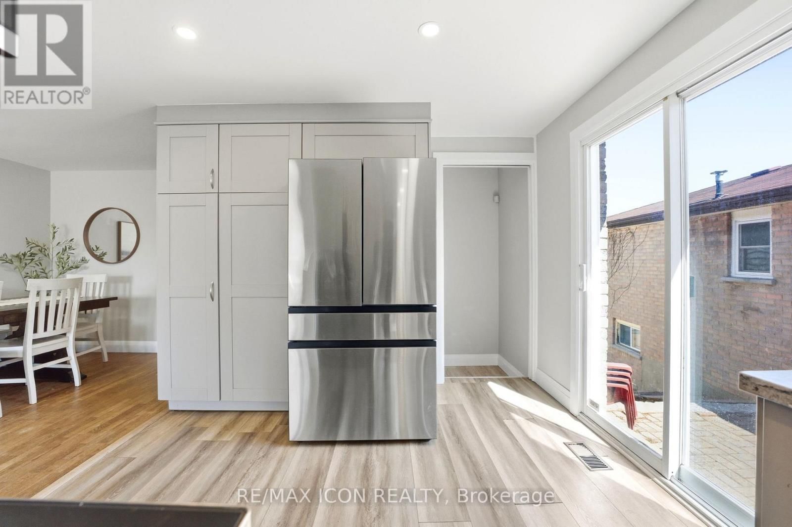 304 DINISON PLACE Image 12